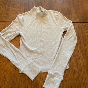 American Eagle Outfitters Men's Light Gray Turtleneck Sweater